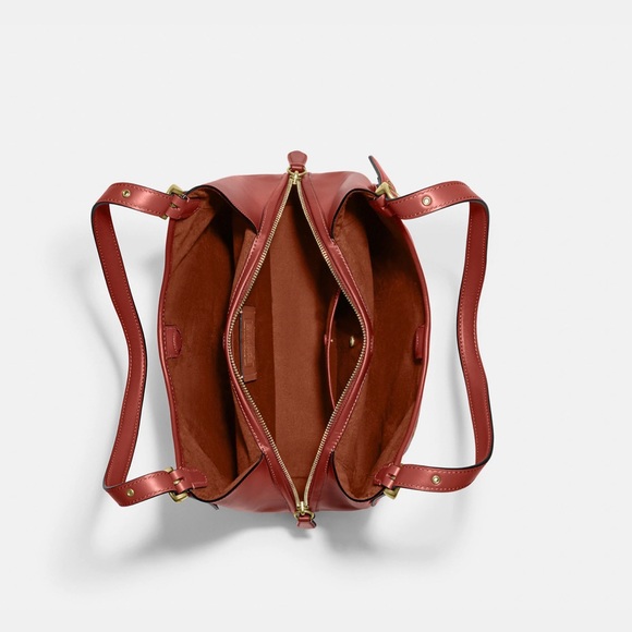 Coach - Picture 5 of 9